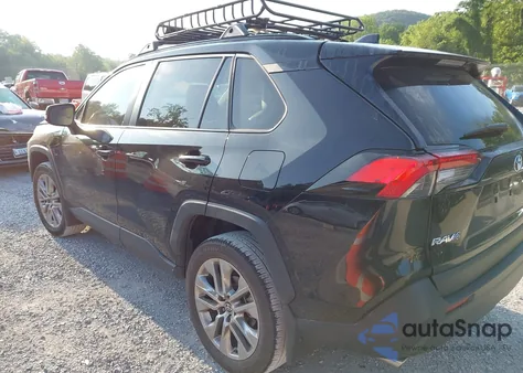 2024 Toyota Rav4 Xle Premium z USA, uszkodzony, nr VIN 2T3C1RFV4RW316480